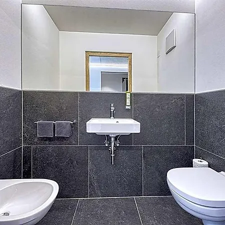 Auhof 3*